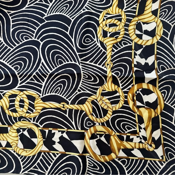 Gucci Black and Gold Patterned Silk Scarf - Picture 4 of 5
